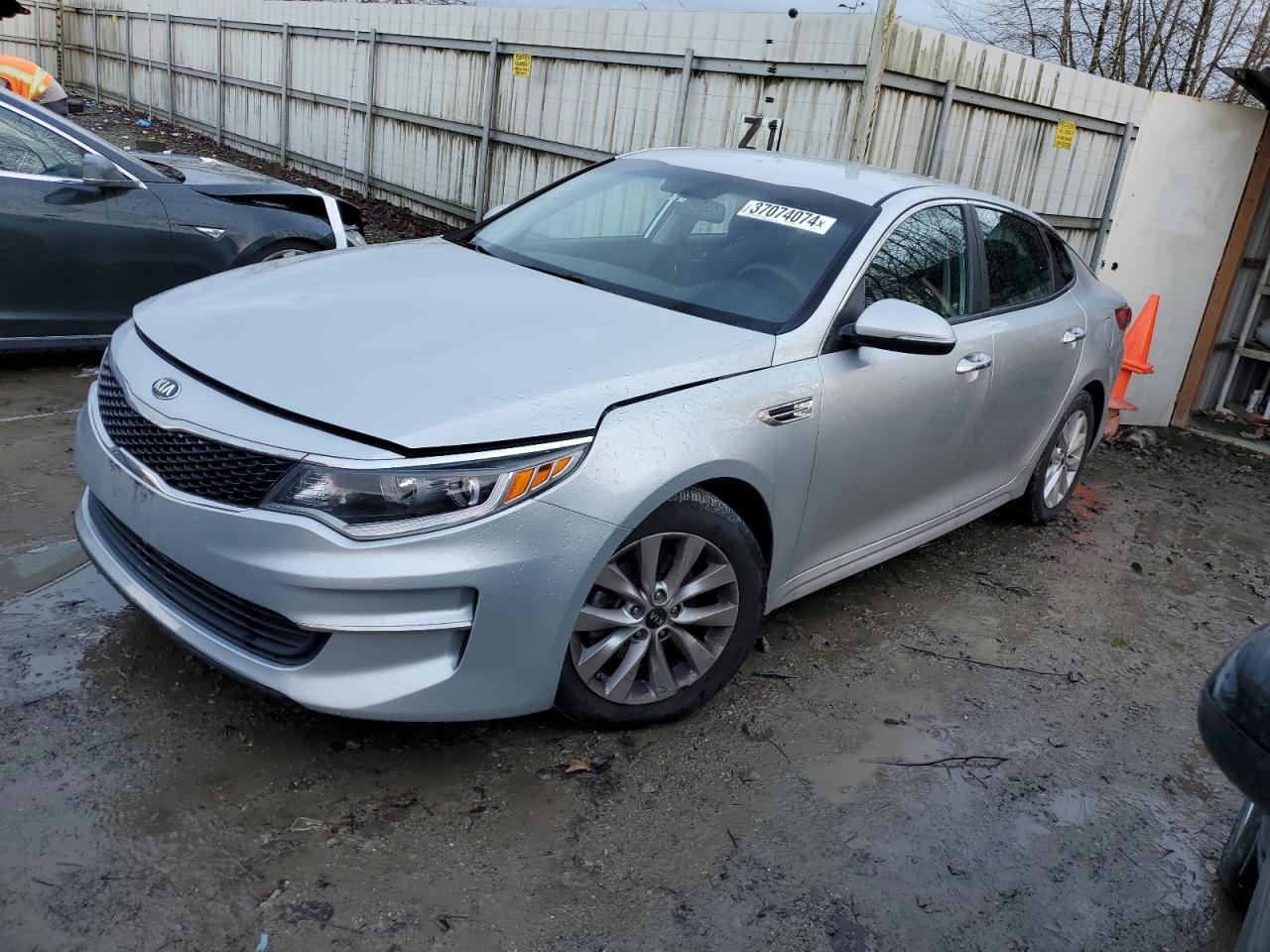 Obraz 1 z 2017 KIA OPTIMA LX 2017 z VIN 5XXGT4L35HG162767