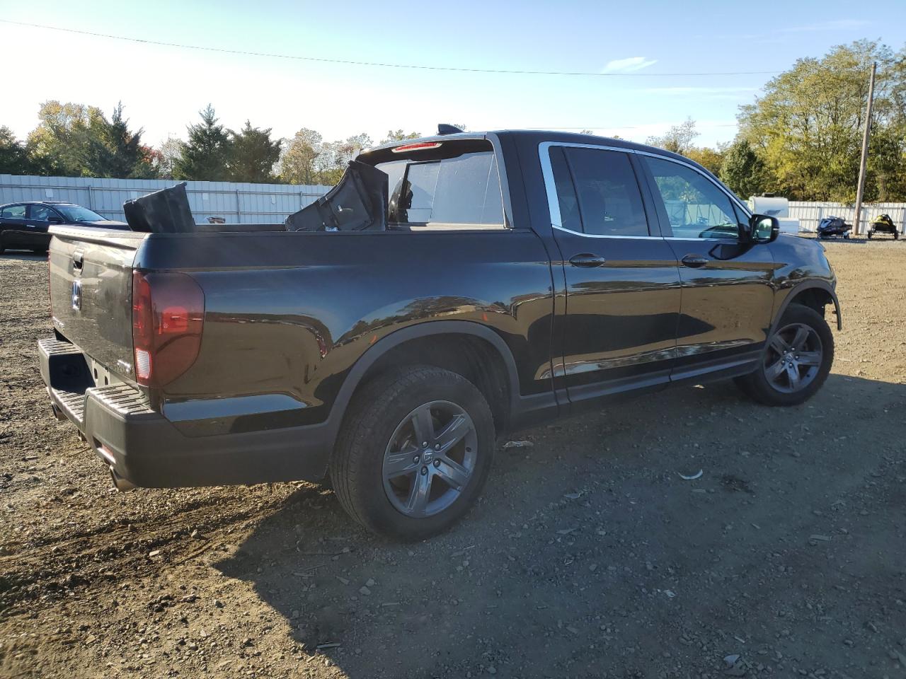 Image 3 of 2022 HONDA RIDGELINE RTL 2022 with VIN 5FPYK3F57NB029383