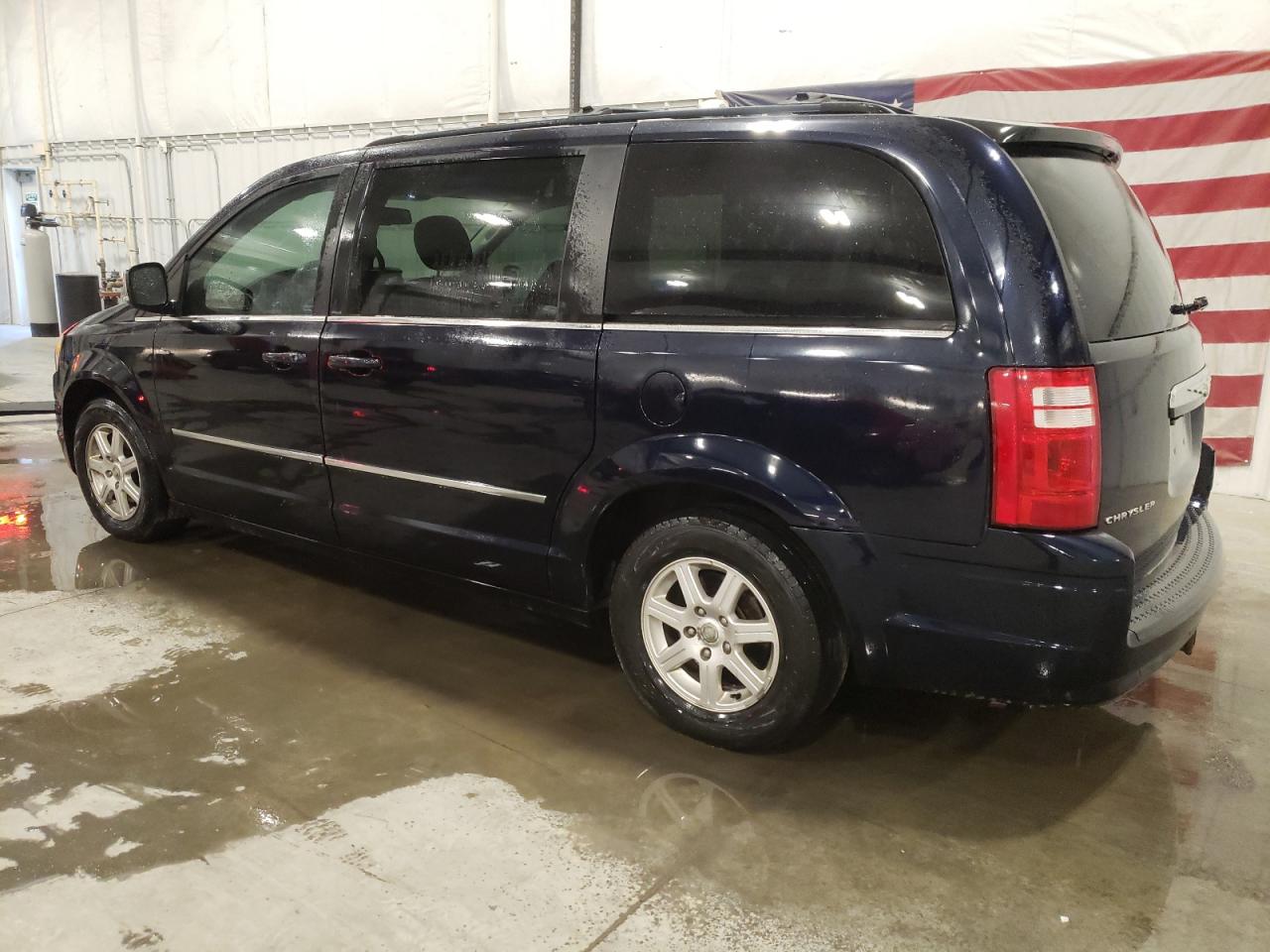 Image 2 of Chrysler Town & Country Touring 2010 with VIN 2A4RR5D18AR141073