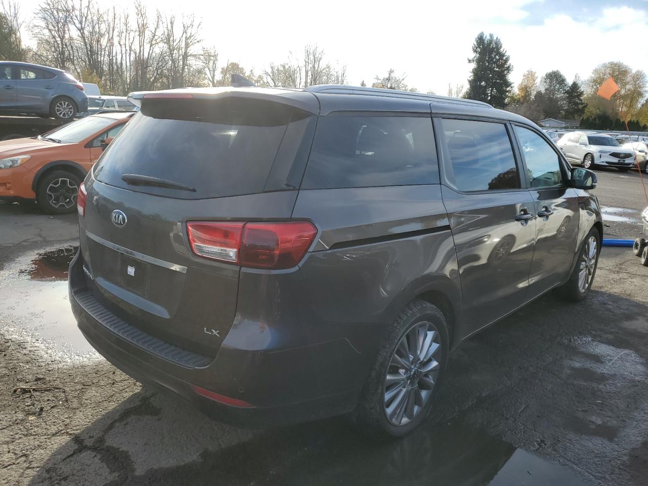 Image 3 of 2016 KIA SEDONA LX 2016 with VIN KNDMB5C18G6151463