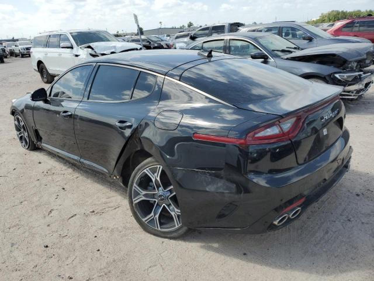 Obraz 2 z Kia Stinger 2021 z VIN KNAE15LA3M6087719