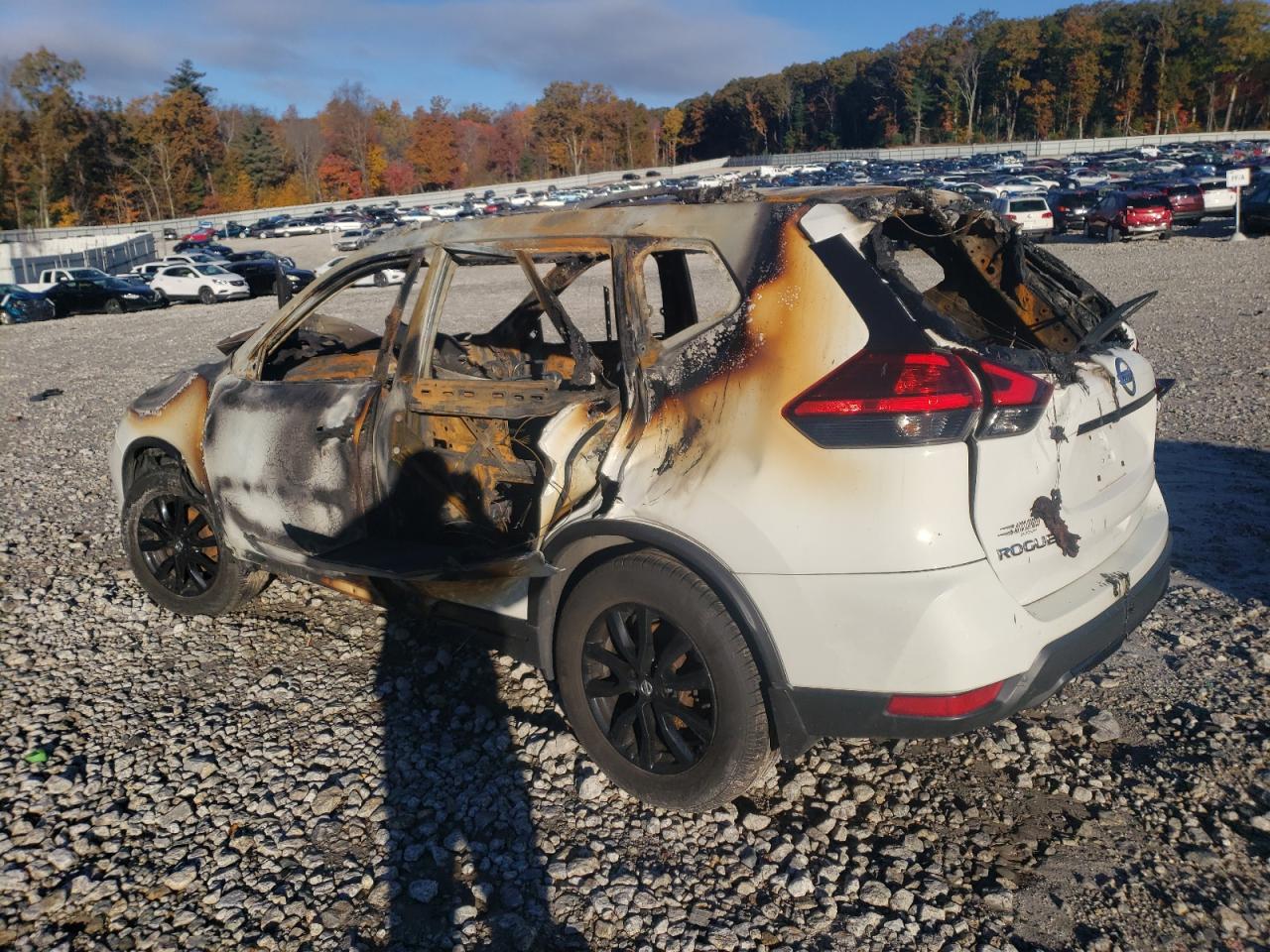 Obraz 2 z 2017 NISSAN ROGUE SV 2017 z VIN 5N1AT2MV8HC755027