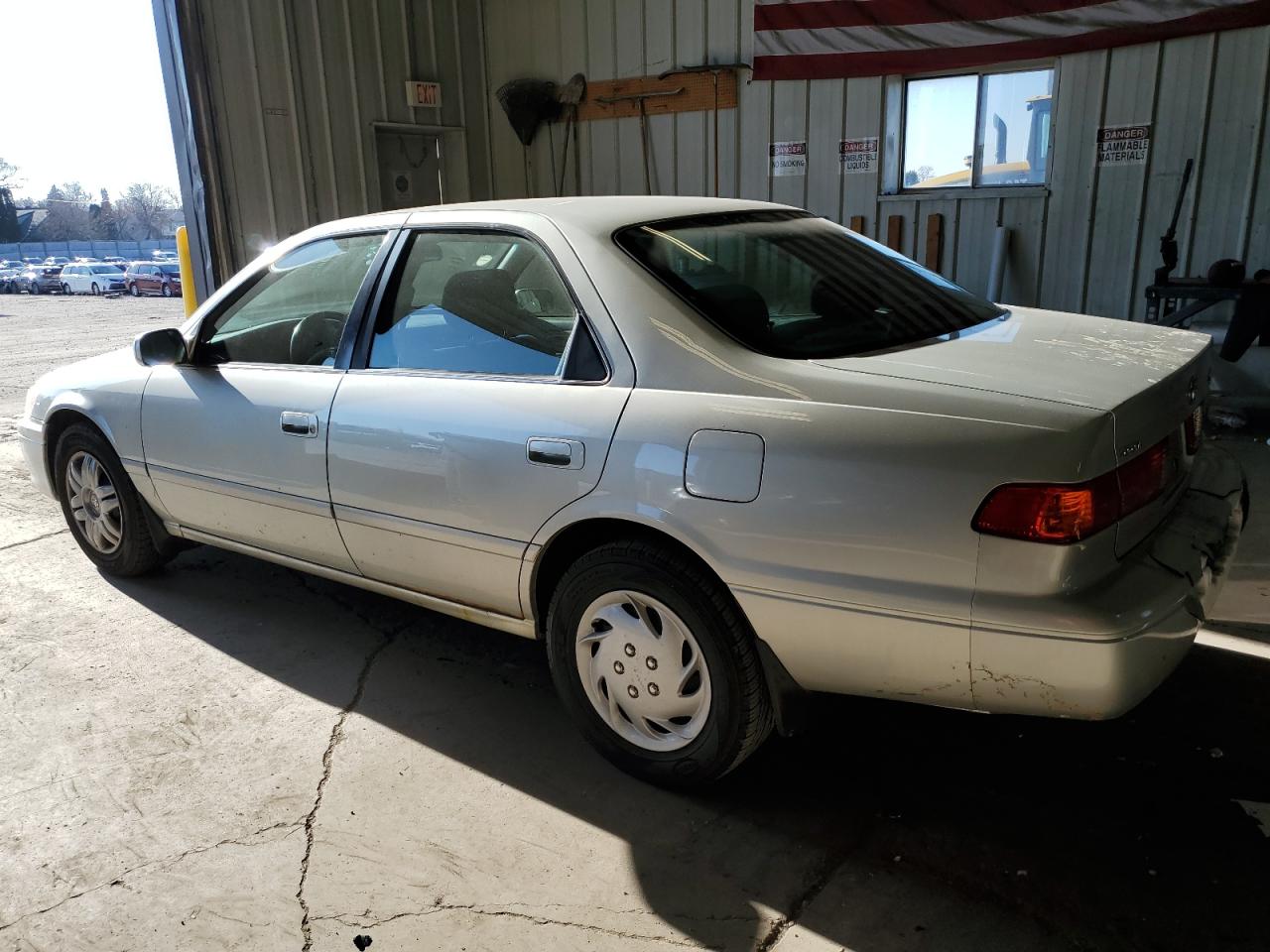Obraz 2 z 2000 TOYOTA CAMRY CE 2000 z VIN JT2BG22K9Y0527229