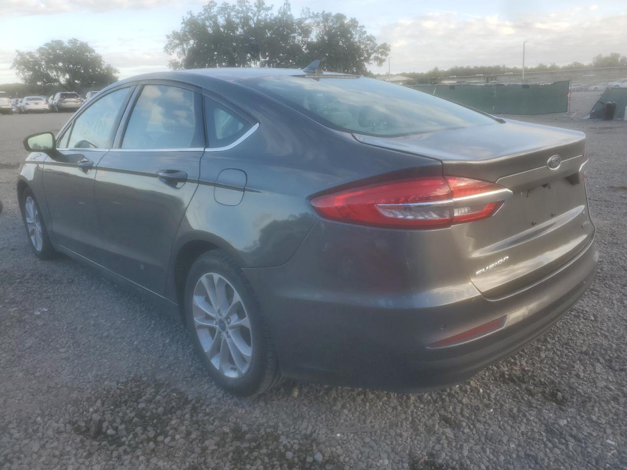 Изображение 2 2020 FORD FUSION SE 2020 с VIN 3FA6P0LU3LR104285