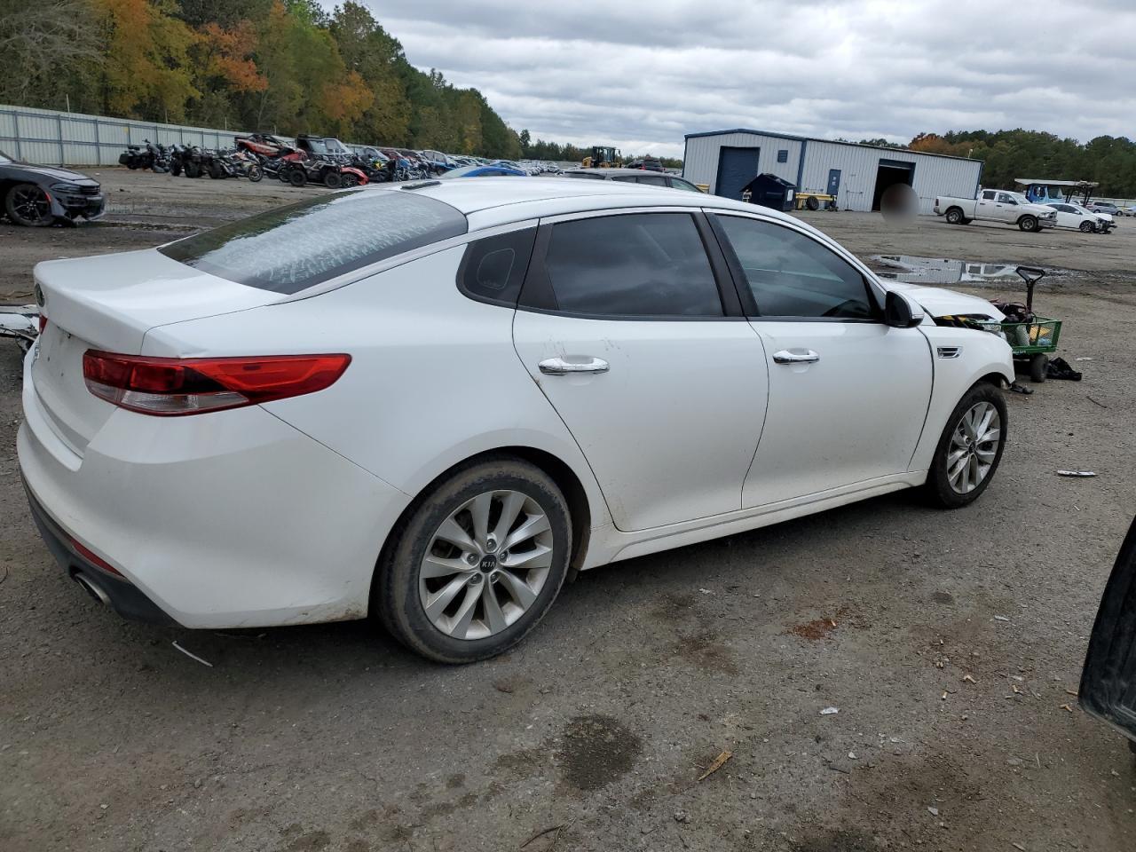 Obraz 3 z 2016 KIA OPTIMA LX 2016 z VIN 5XXGT4L3XGG008862