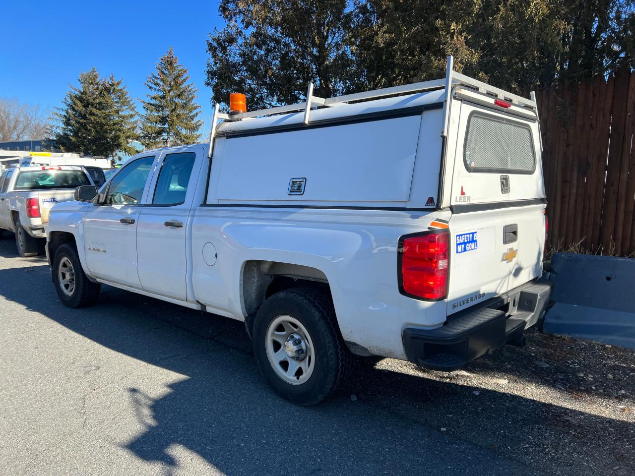 Image 3 of 2016 CHEVROLET SILVERADO K1500 2016 with VIN 1GCVKNEC1GZ386921