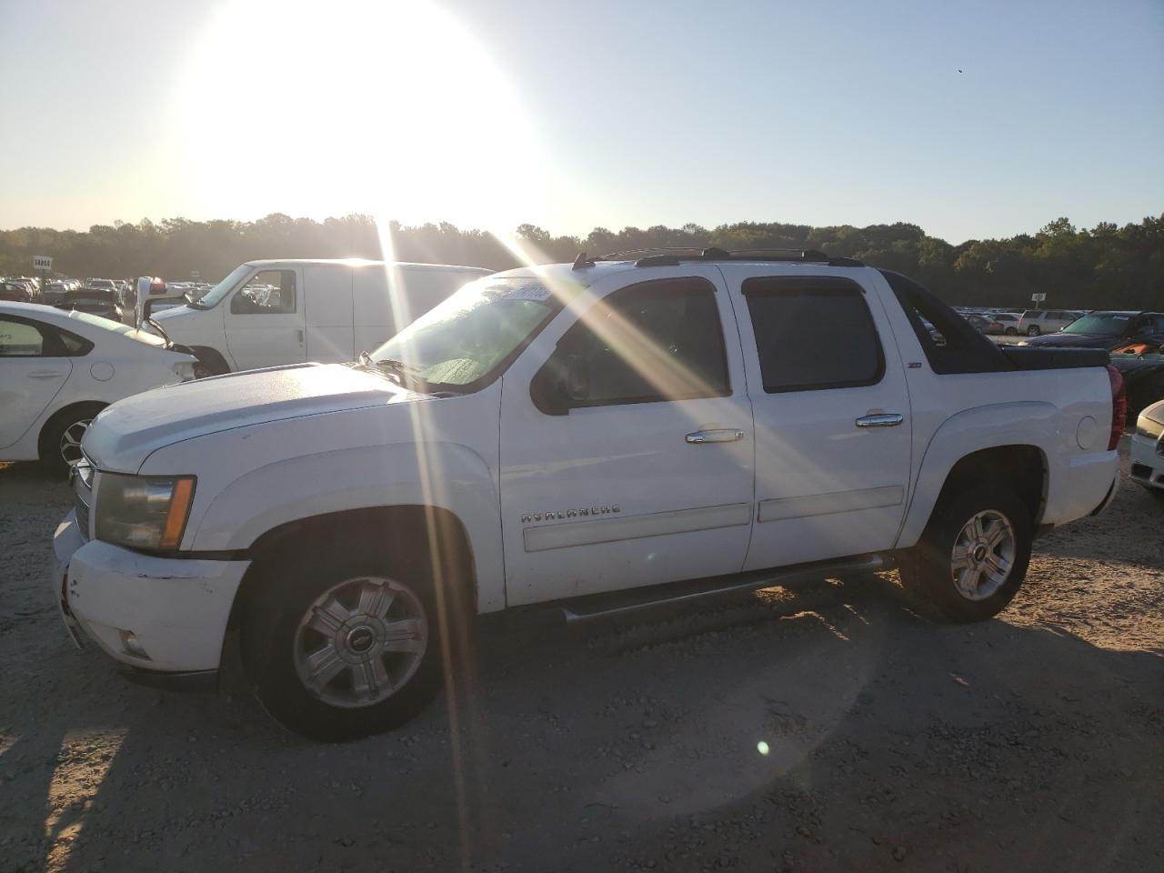 2011 CHEVROLET AVALANCHE LT 2011 image