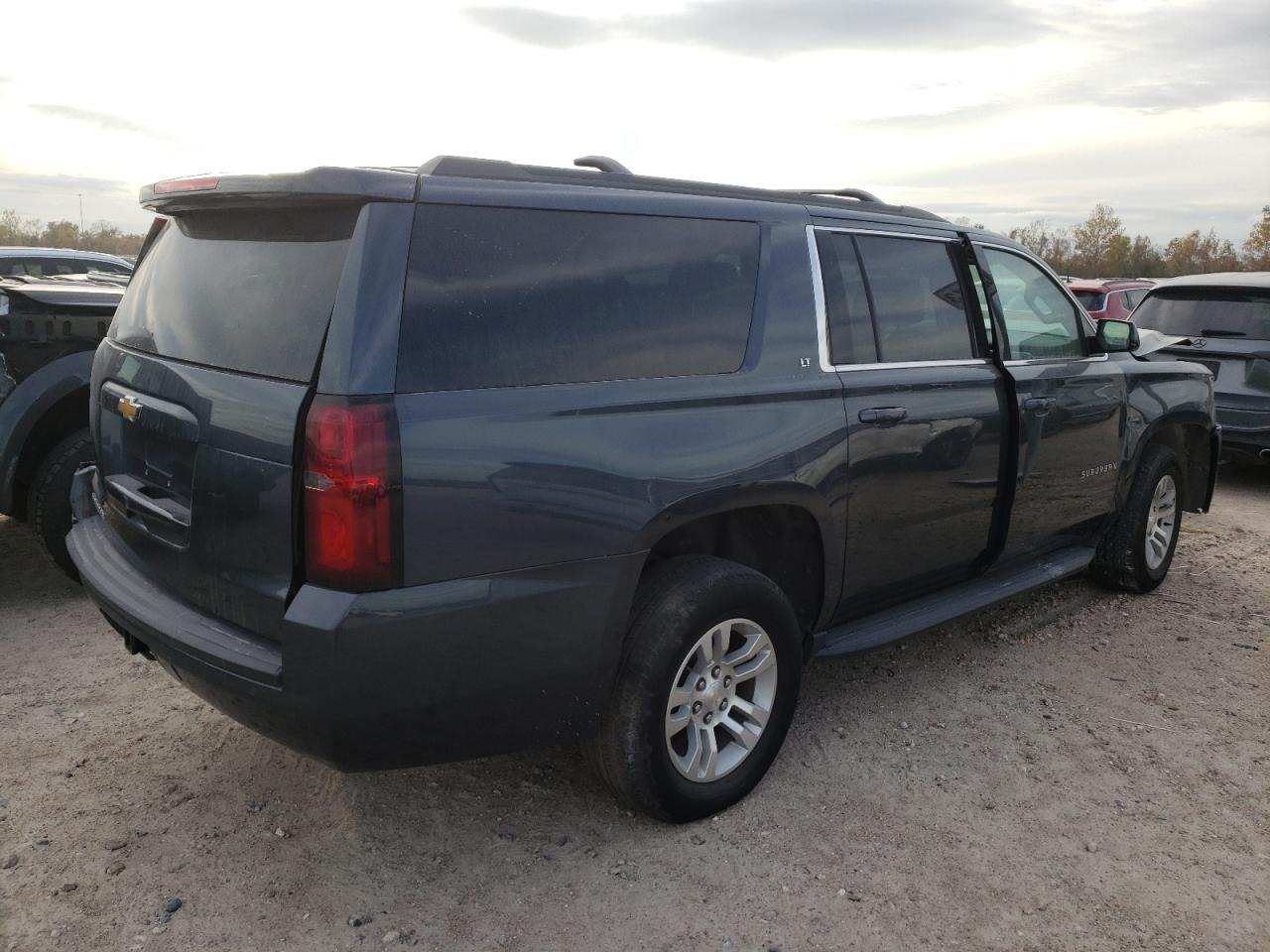Изображение 3 2020 CHEVROLET SUBURBAN C1500 LT 2020 с VIN 1GNSCHKC3LR187943