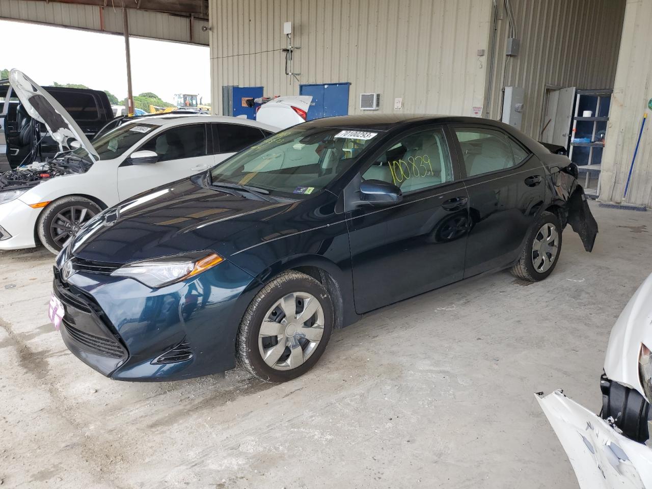 Изображение 1 2017 TOYOTA COROLLA L 2017 с VIN 2T1BURHE9HC845450