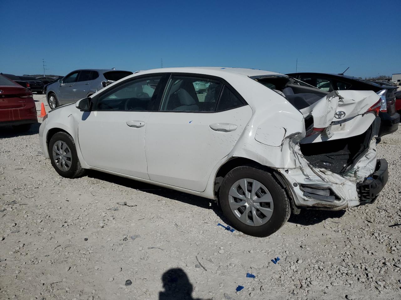 Image 2 of 2016 TOYOTA COROLLA L 2016 with VIN 5YFBURHE7GP474125
