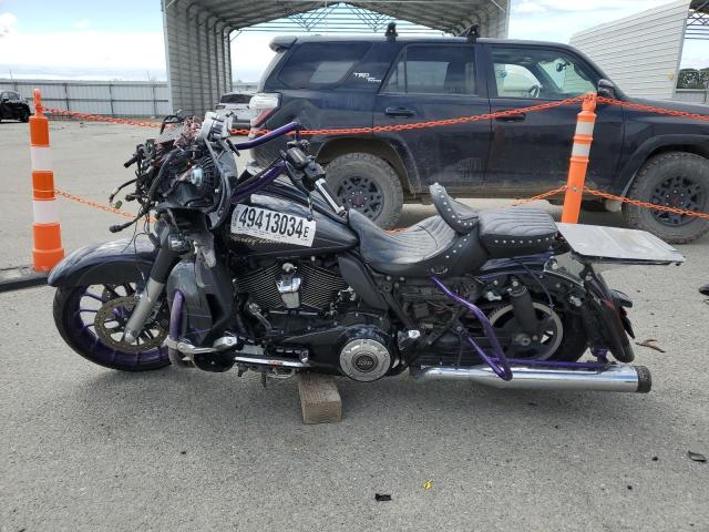 Image 3 of 2017 HARLEY-DAVIDSON FLHXSE CVO STREET GLIDE 2017 with VIN 1HD1PXF34HB959684