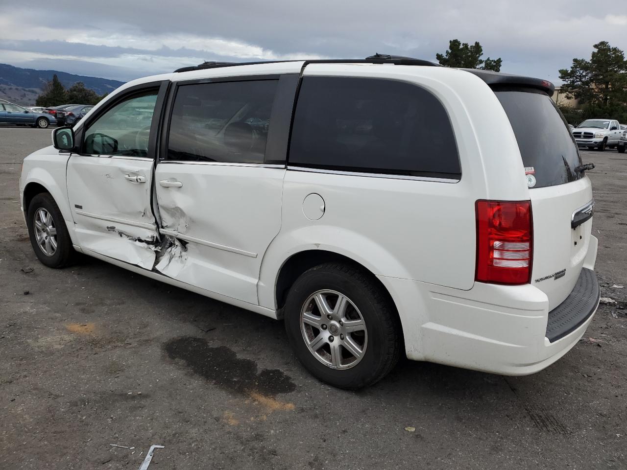 Image 2 of 2008 CHRYSLER TOWN & COUNTRY TOURING 2008 with VIN 2A8HR54P38R844167