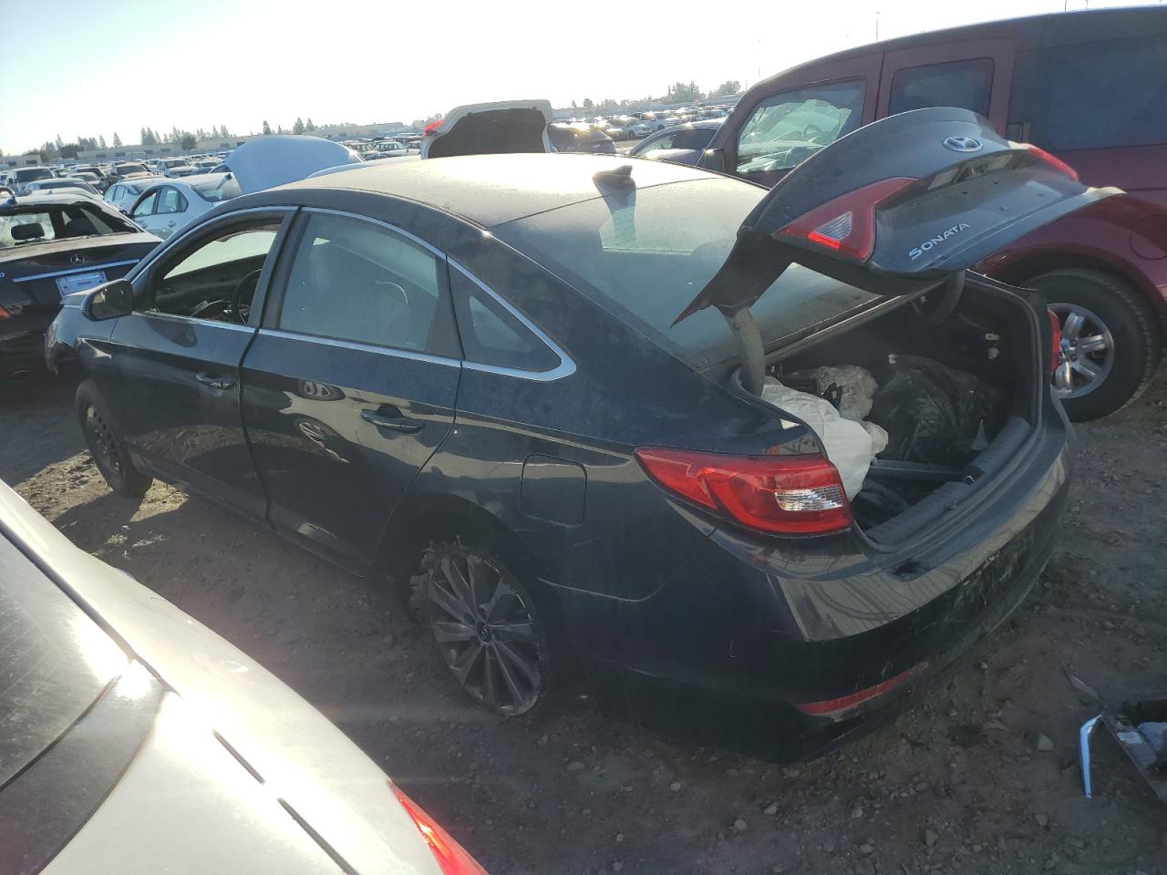 Image 2 of 2016 HYUNDAI SONATA SE 2016 with VIN 5NPE24AF2GH415392