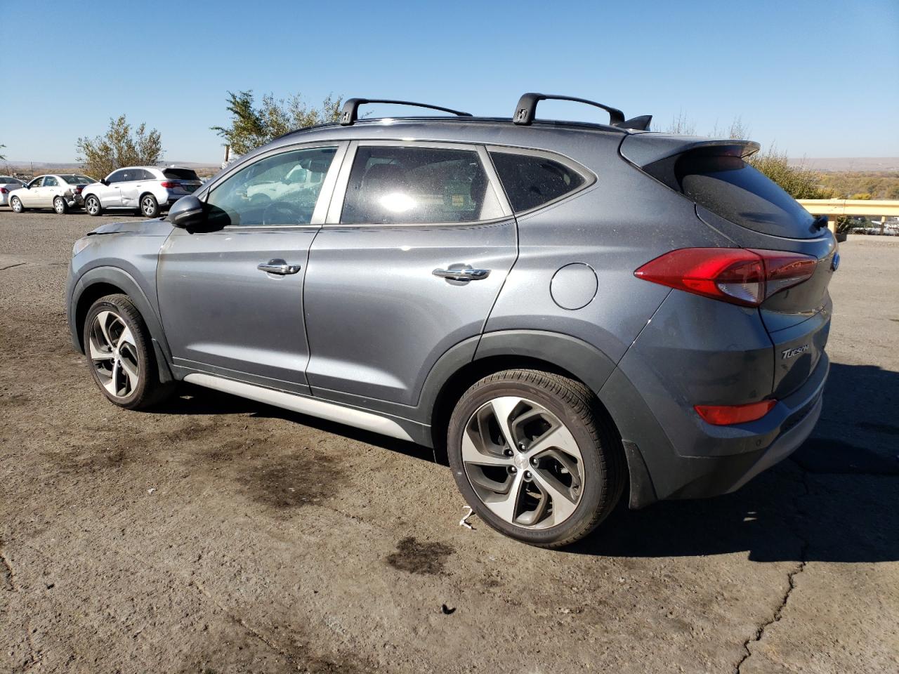 Obraz 2 z 2018 HYUNDAI TUCSON VALUE 2018 z VIN KM8J3CA26JU763479