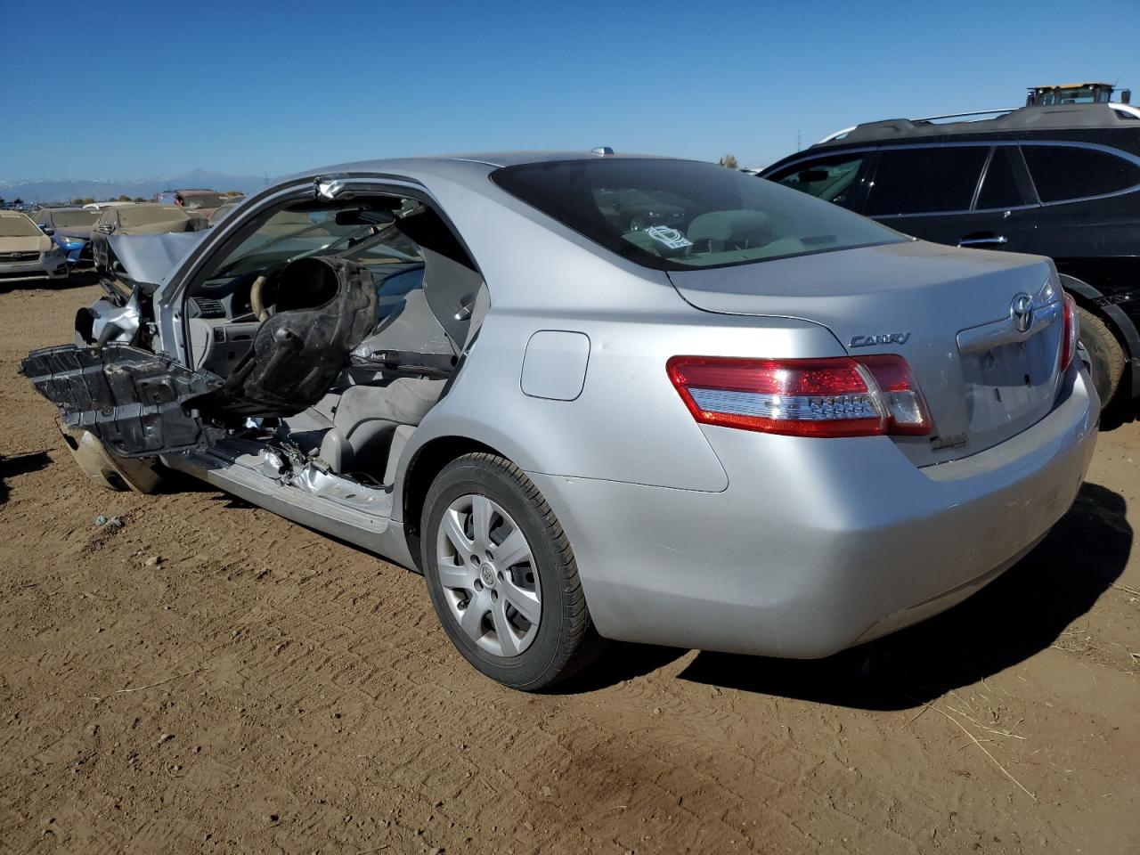 Obraz 2 z 2011 TOYOTA CAMRY BASE 2011 z VIN JTNBF3EK9B3010977