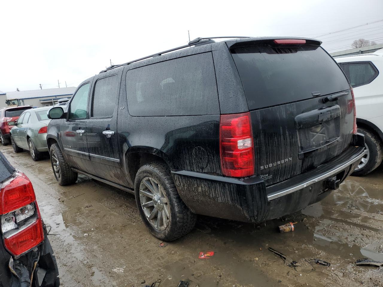 Изображение 2 2011 CHEVROLET SUBURBAN K1500 LTZ 2011 с VIN 1GNSKKE37BR206052
