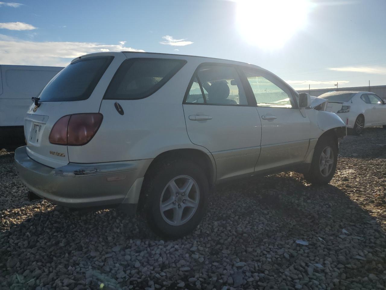 Image 3 of 2000 LEXUS RX 300 2000 with VIN JT6HF10U2Y0096811