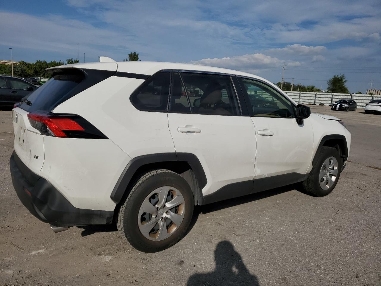 Image 3 of 2023 TOYOTA RAV4 LE 2023 with VIN JTMH1RFV6PD103028