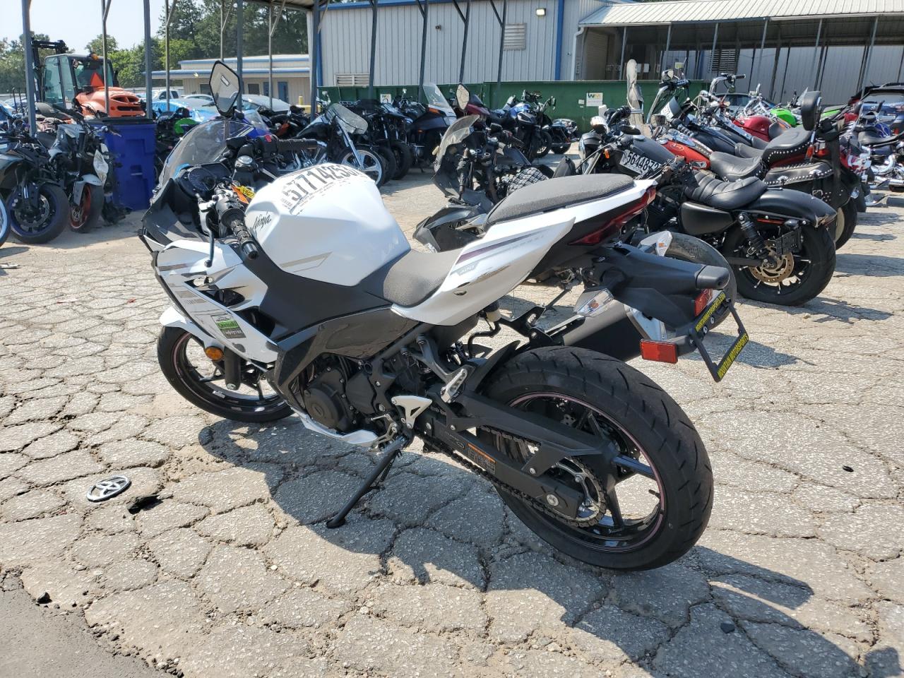 Изображение 3 Kawasaki Ex400 2023 с VIN JKAEXKH12PDAN8198