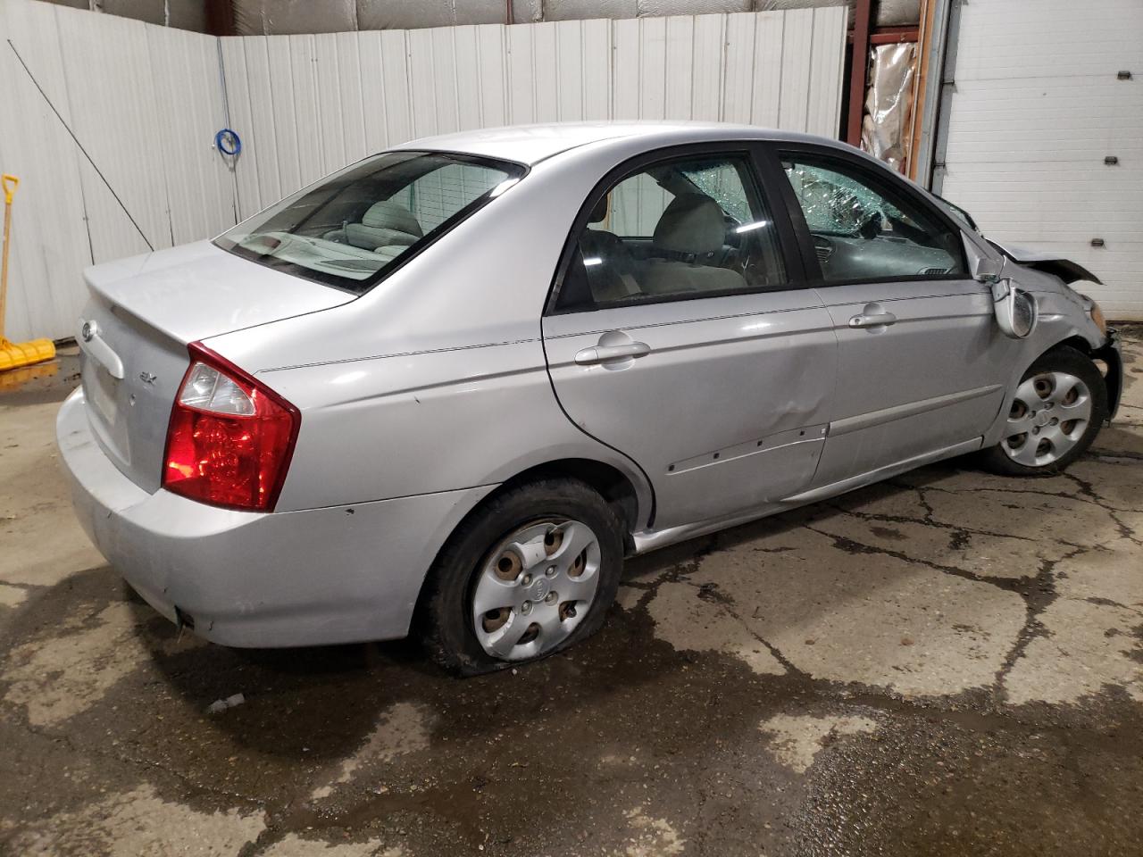 Image 3 of 2004 KIA SPECTRA LX 2004 with VIN KNAFE122345026128