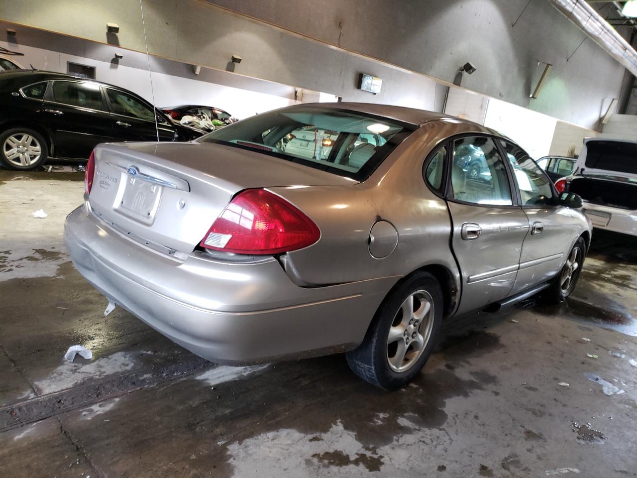 Image 3 of 2002 FORD TAURUS SES 2002 with VIN 1FAFP55U02A180968