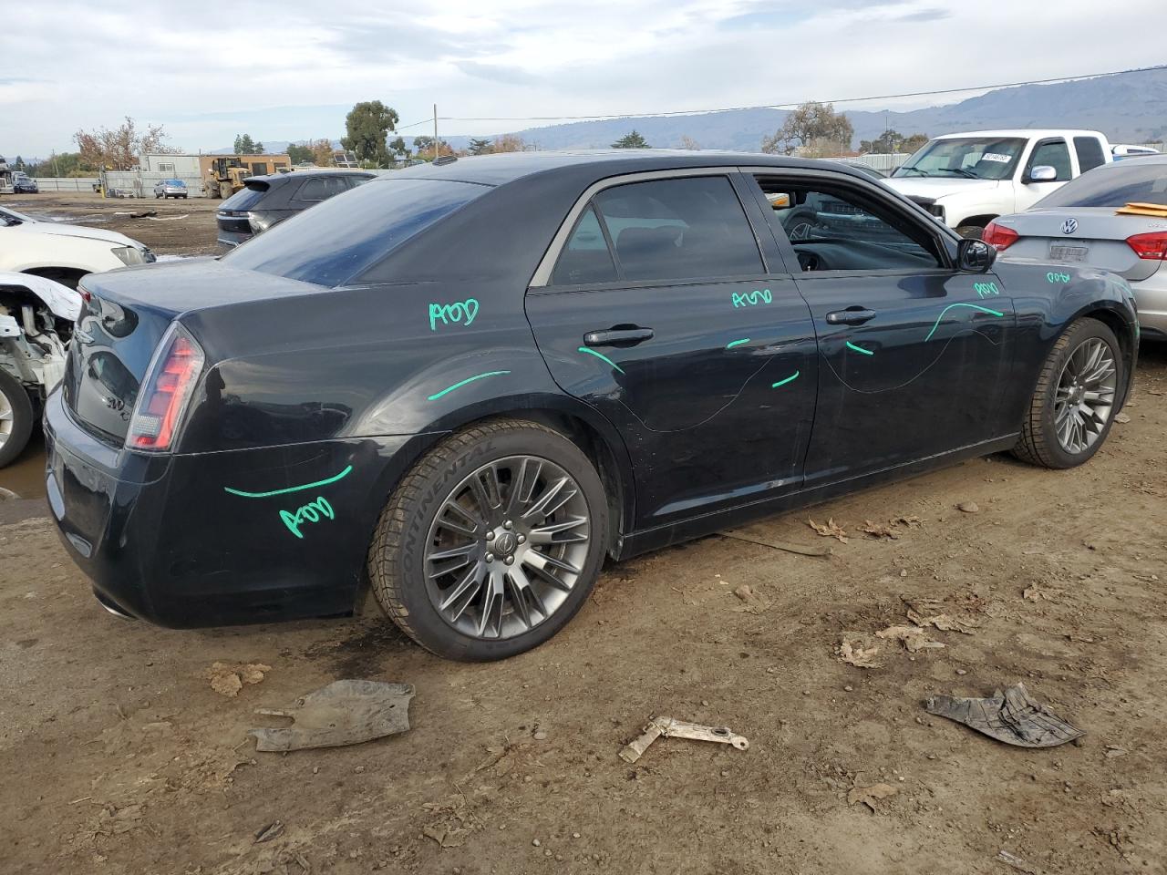 Image 3 of 2013 CHRYSLER 300C VARVATOS 2013 with VIN 2C3CCADG2DH727695