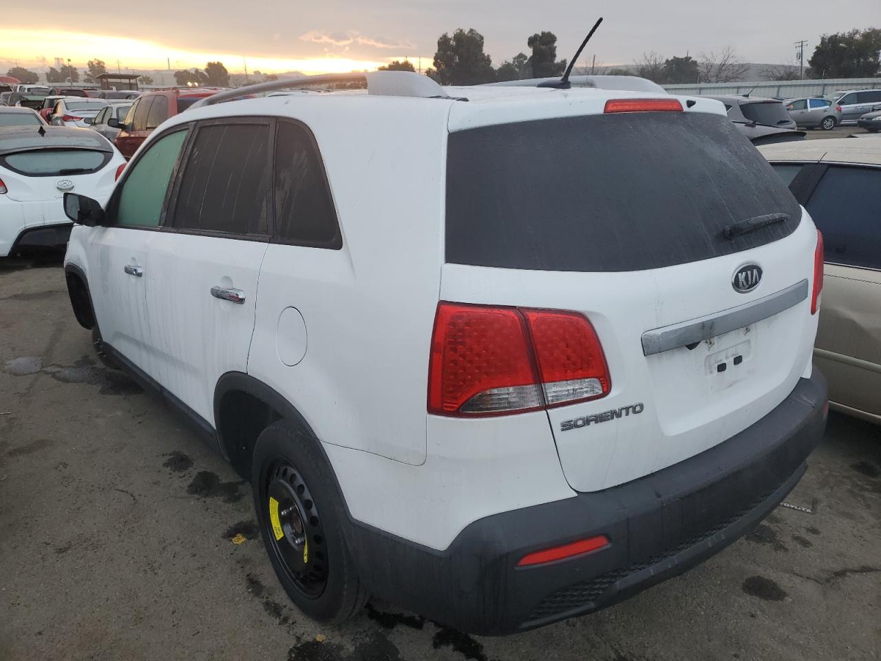 Изображение 2 2013 KIA SORENTO LX 2013 с VIN 5XYKT4A62DG400572