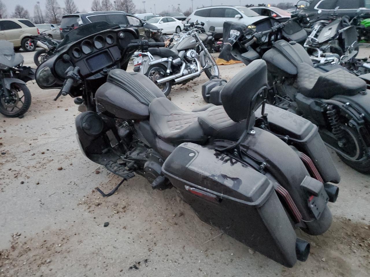 Obraz 3 z 2019 HARLEY-DAVIDSON FLHXSE  2019 z VIN 1HD1PXL35KB952030