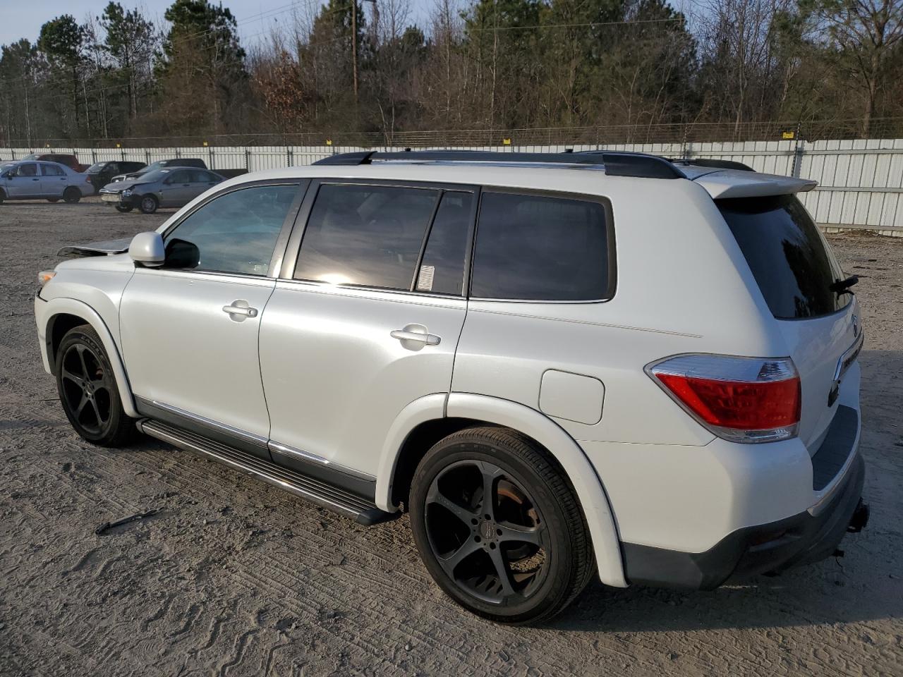 Image 2 of 2012 TOYOTA HIGHLANDER BASE 2012 with VIN 5TDZK3EH2CS073258