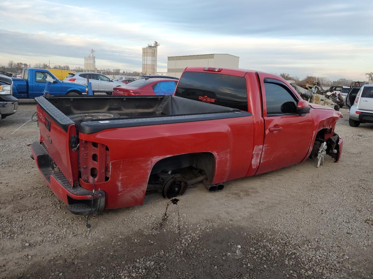 Obraz 3 z 2011 CHEVROLET SILVERADO C1500 2011 z VIN 1GCNCPE09BZ294804