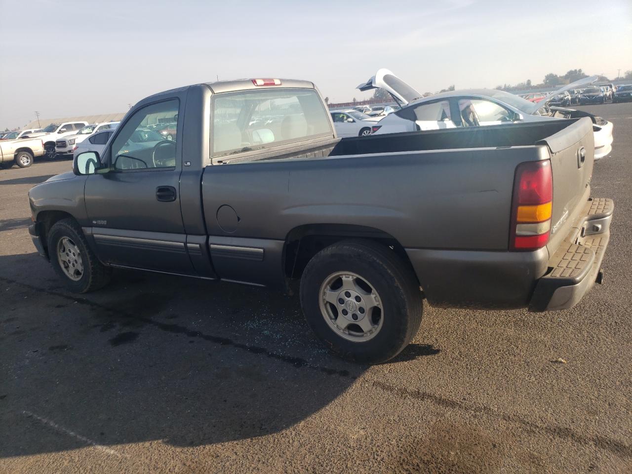 Изображение 2 2001 CHEVROLET SILVERADO C1500 2001 с VIN 1GCEC14V51Z290628