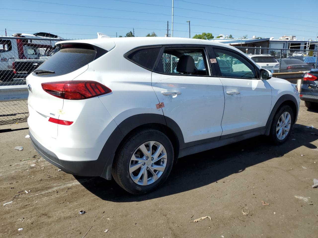 Image 3 of 2019 HYUNDAI TUCSON SE 2019 with VIN KM8J2CA42KU056773