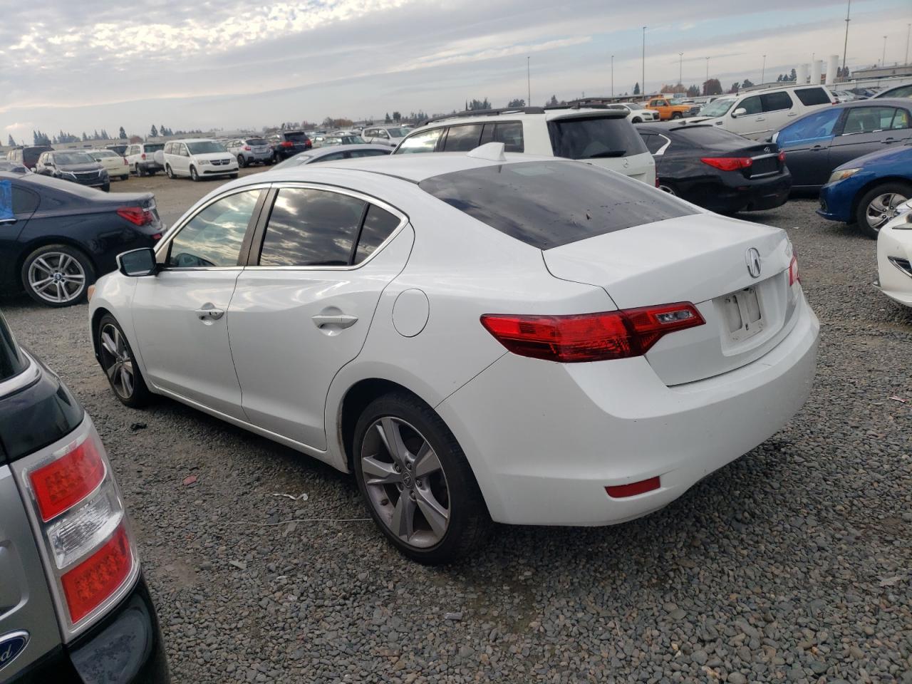 Image 2 of 2014 ACURA ILX 20 2014 with VIN 19VDE1F31EE012627