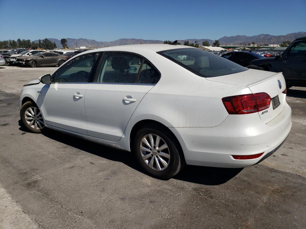 Image 2 of 2013 VOLKSWAGEN JETTA HYBRID 2013 with VIN 3VW637AJ4DM289689