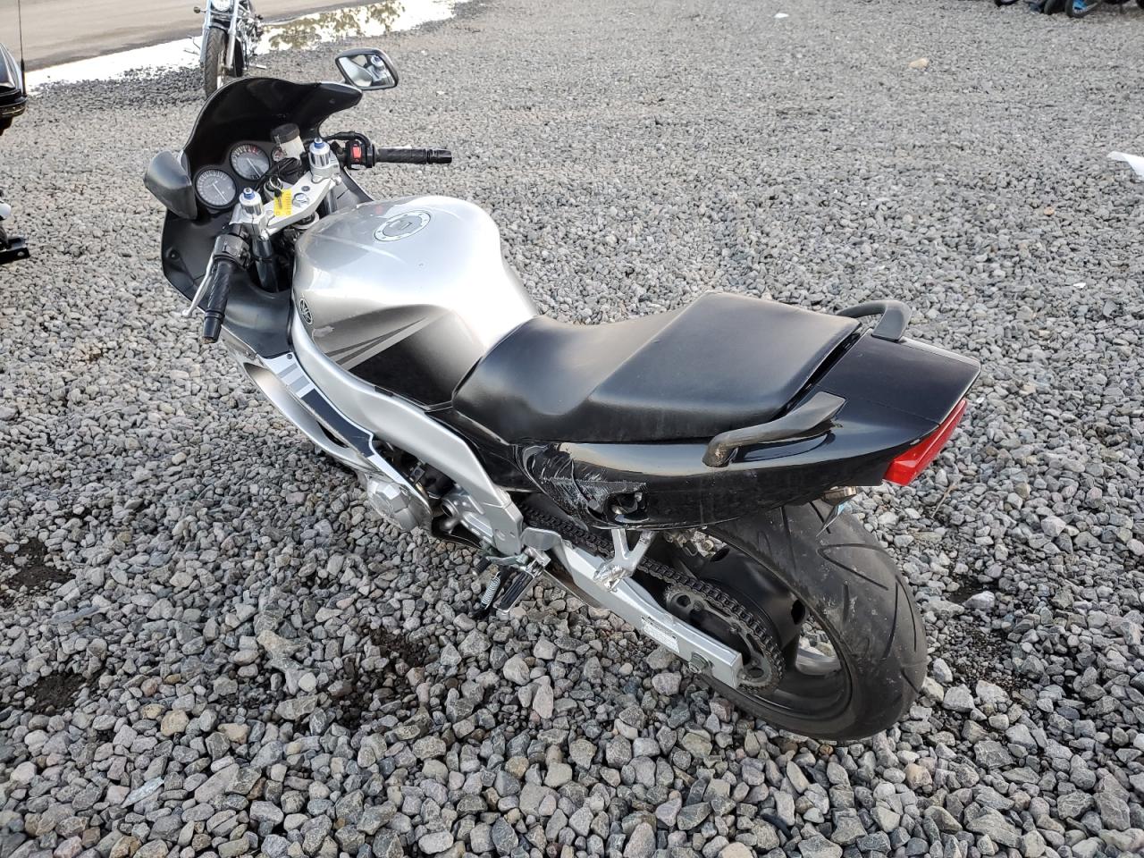 Obraz 3 z 2004 YAMAHA YZF600 R 2004 z VIN JYA5AHE0X4A042147