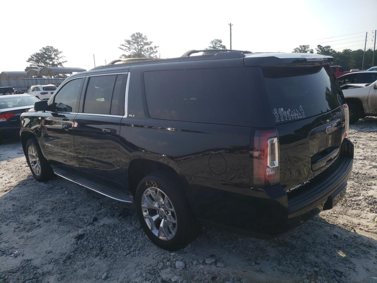 Изображение 2 2015 GMC YUKON XL C1500 SLT 2015 с VIN 1GKS1HKC8FR131195
