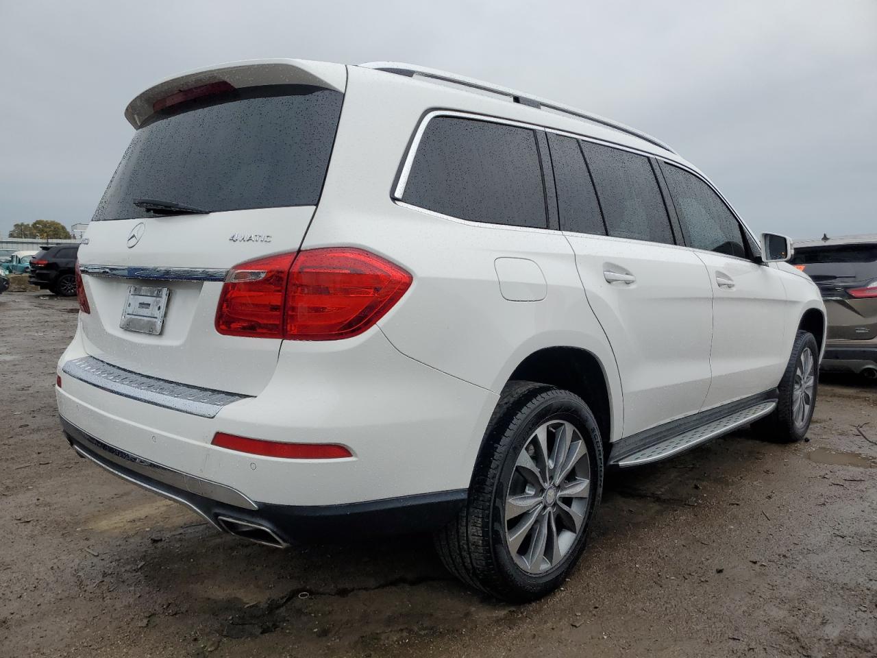 Image 3 of Mercedes-Benz Gl 450 4Matic 2014 with VIN 4JGDF7CE0EA298157
