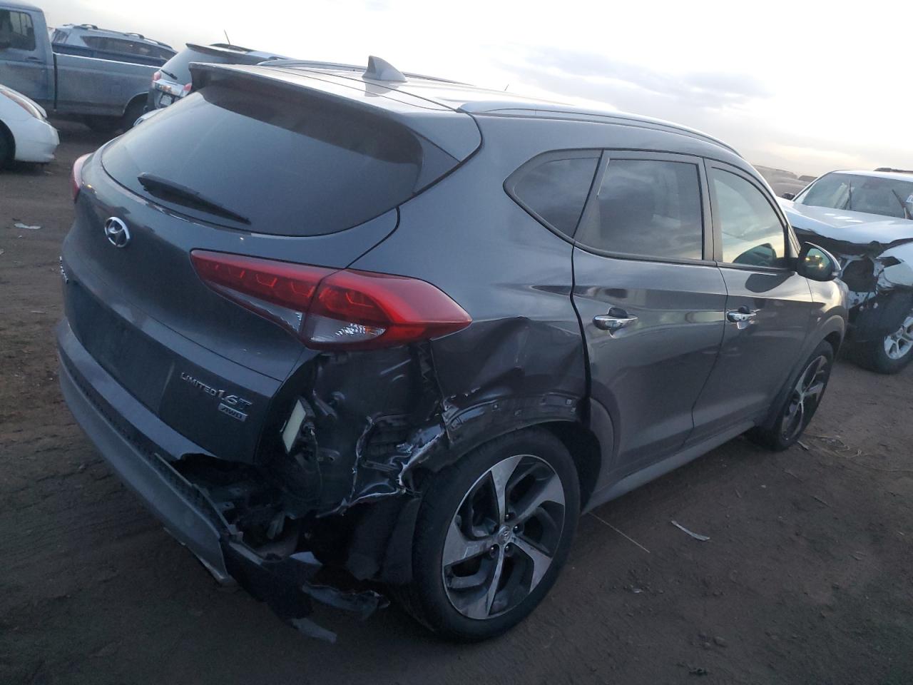 Image 3 of 2017 HYUNDAI TUCSON LIMITED 2017 with VIN KM8J3CA29HU381621