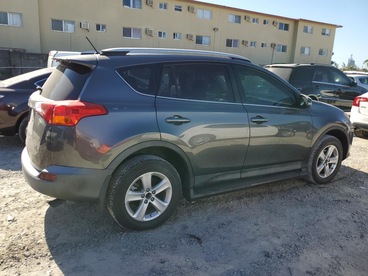 Image 3 of 2014 TOYOTA RAV4 XLE 2014 with VIN 2T3WFREV7EW104411