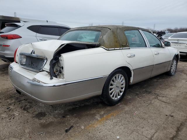 Obraz 3 z 2003 LINCOLN TOWN CAR SIGNATURE 2003 z VIN 1LNHM82W83Y623777