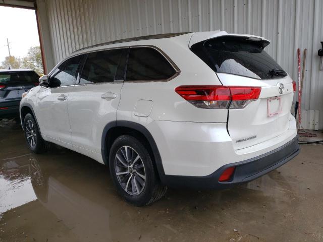Image 2 of 2018 TOYOTA HIGHLANDER SE 2018 with VIN 5TDKZRFH8JS539996