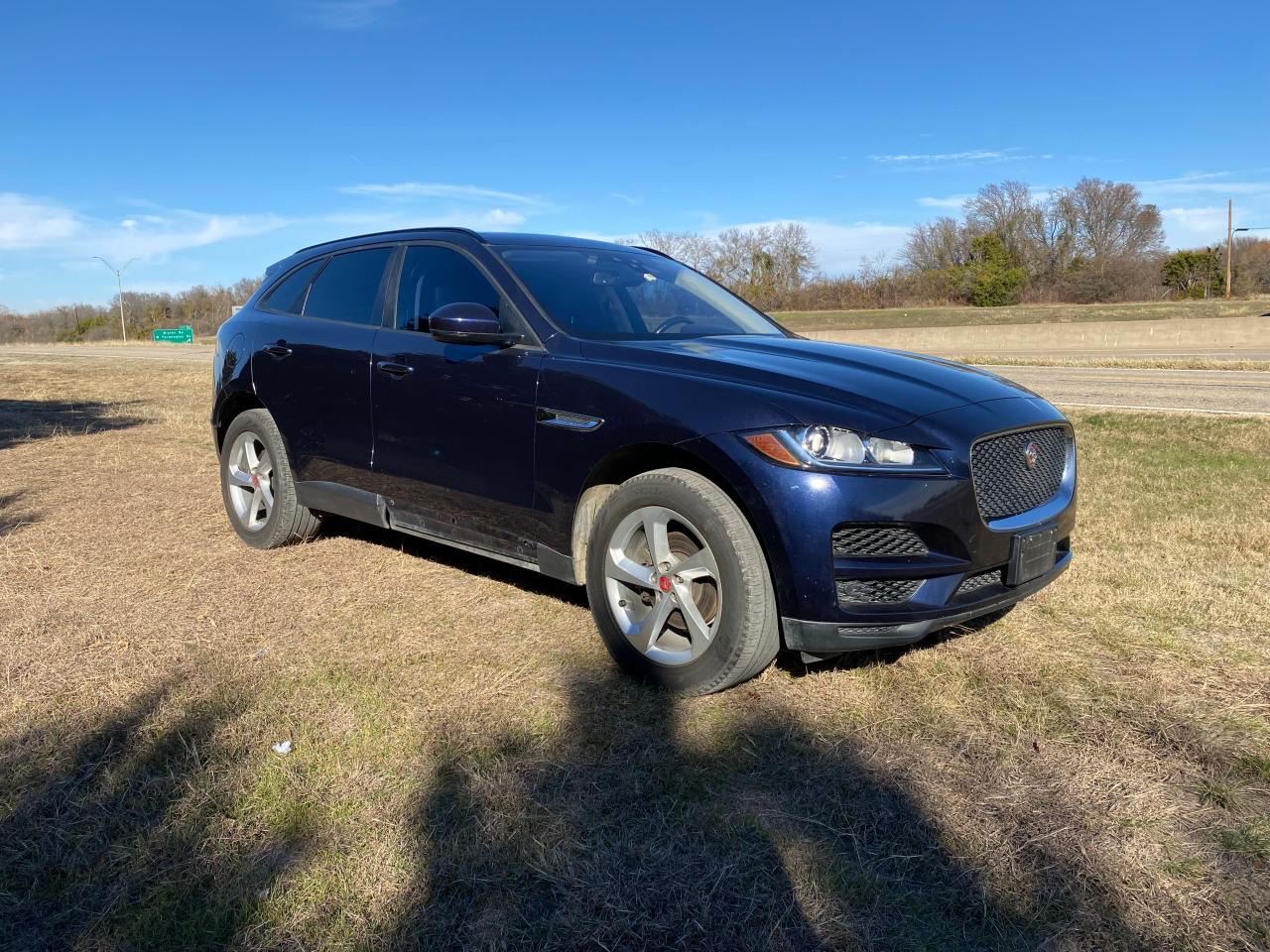 Image 1 of 2017 JAGUAR F-PACE PREMIUM 2017 with VIN SADCJ2BN5HA091839