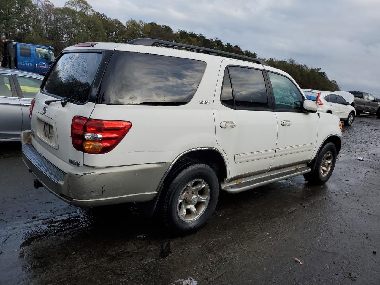 Image 3 of 2003 TOYOTA SEQUOIA SR5 2003 with VIN 5TDZT34A93S186674