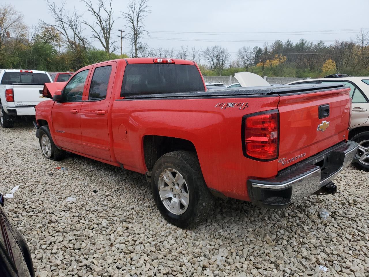 Изображение 2 2018 CHEVROLET SILVERADO K1500 LT 2018 с VIN 1GCVKREC2JZ381354