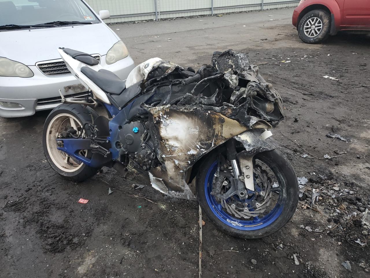 2012 YAMAHA YZFR1  2012 image