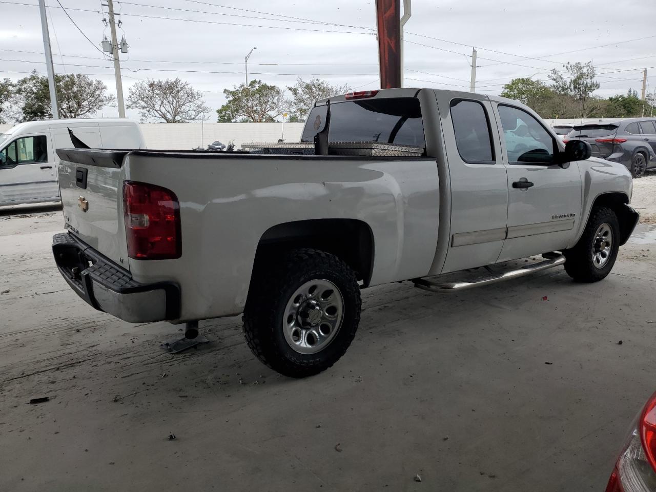 Image 3 of 2012 CHEVROLET SILVERADO C1500 LT 2012 with VIN 1GCRCSEA3CZ111217