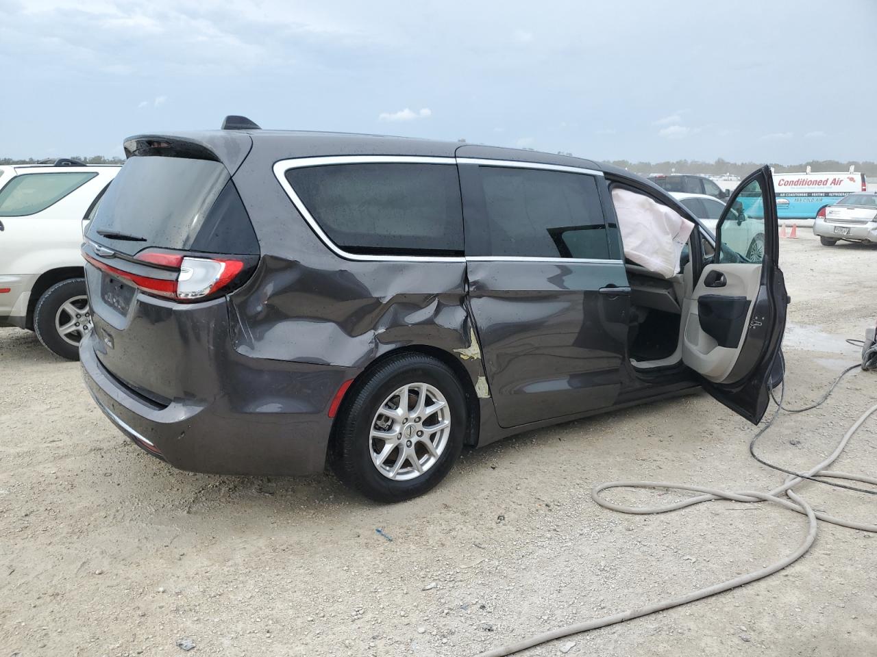Изображение 3 2023 CHRYSLER PACIFICA TOURING L 2023 с VIN 2C4RC1BG3PR535046