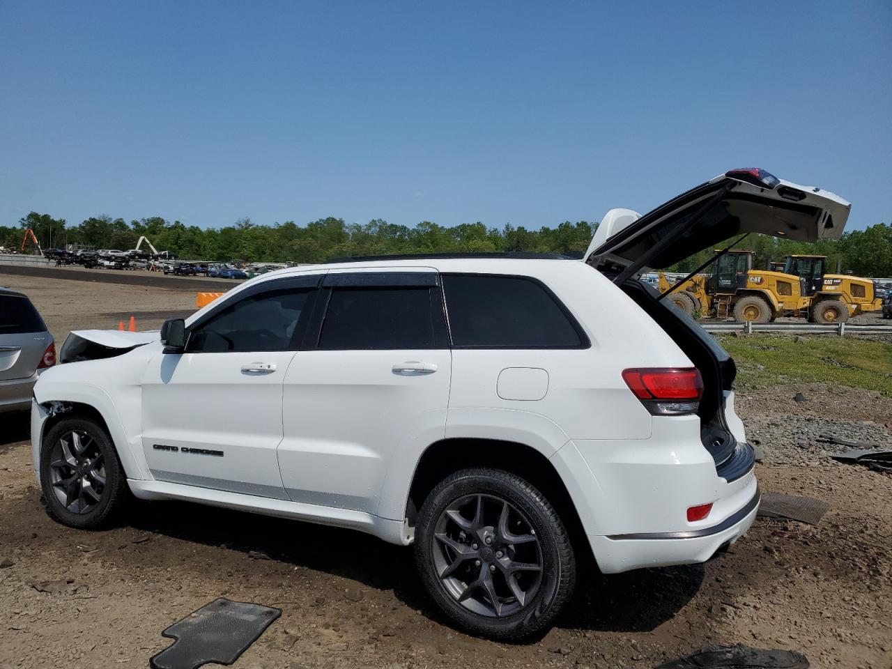 Image 2 of 2020 JEEP GRAND CHEROKEE LIMITED 2020 with VIN 1C4RJFBG0LC316454