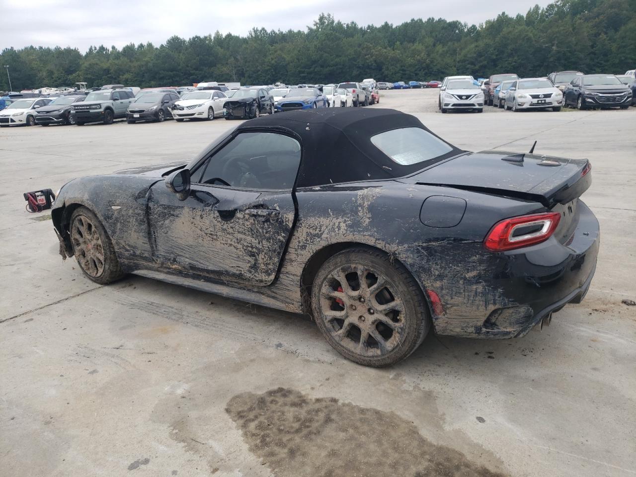 Image 2 of Fiat 124 Spider Classica 2020 with VIN JC1NFAEK9L0144362