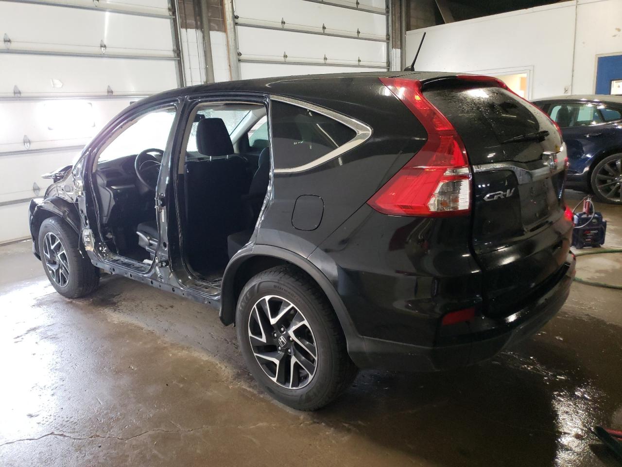 Image 2 of 2016 HONDA CR-V SE 2016 with VIN 5J6RM4H46GL082846